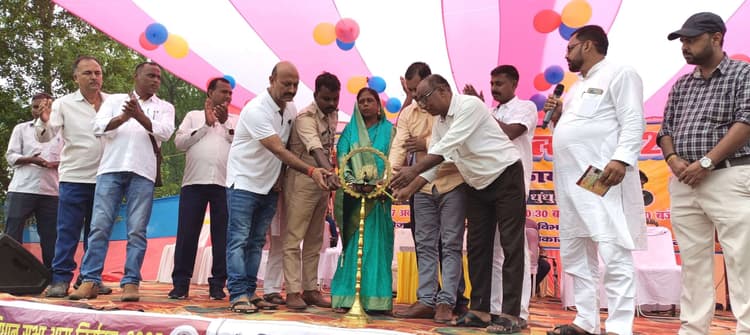 धुंधुआ महोत्सव  में गीत-संगीत का रहा  जलवा