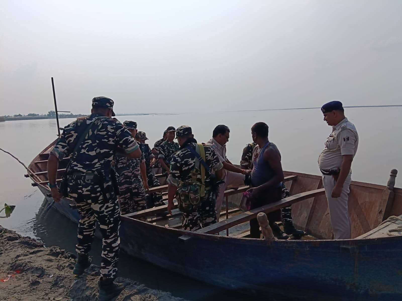 विस चुनाव को लेकर कोसी नदी क्षेत्र में पुलिस की विशेष गश्ती, सुरक्षा व्यवस्था कड़ी