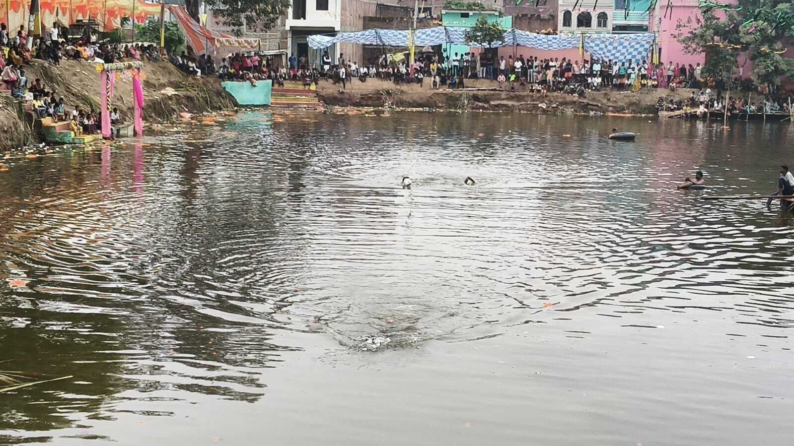 100 मीटर तैराकी प्रतियोगिता में धीरज व 200 मीटर में गोरख रहे प्रथम