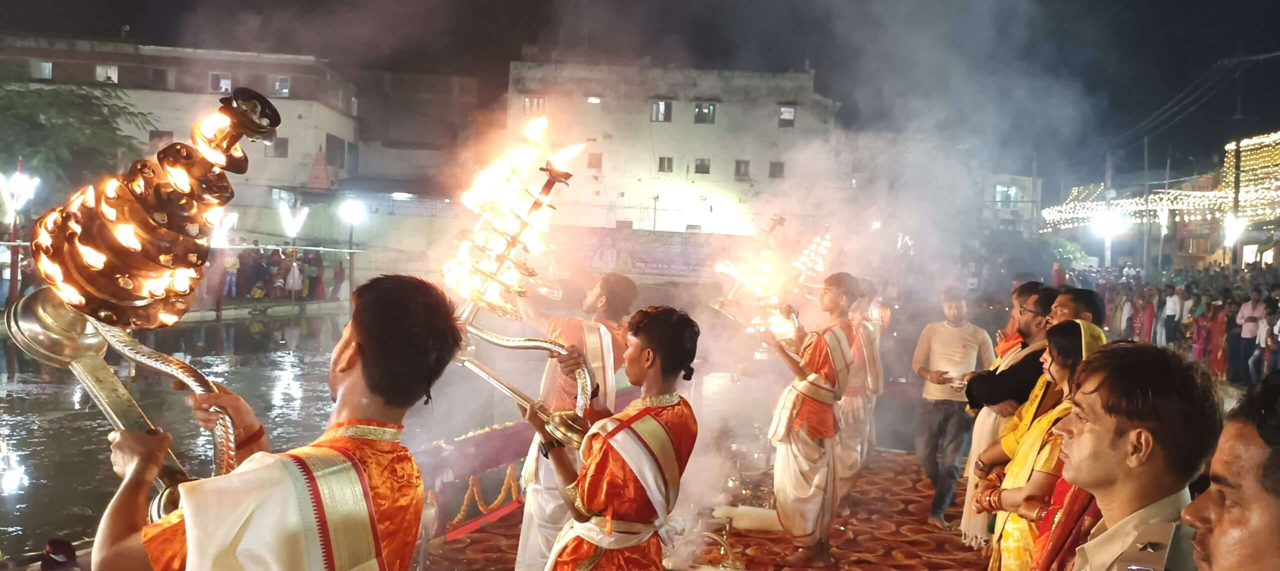 पुनपुन नदी छठ घाट पर हुई आरती