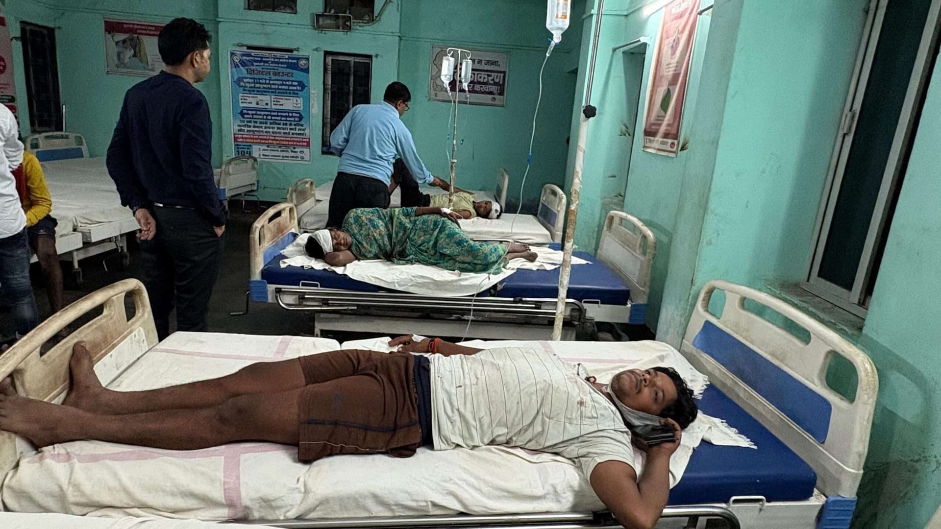छेड़खानी विवाद में दो पक्षों के बीच जमकर मारपीट