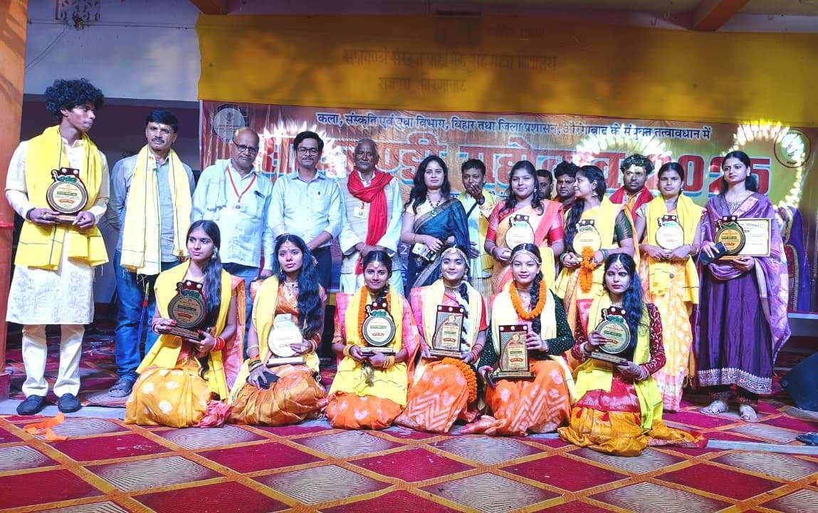 स्वीप यूथ आइकॉन ने गीत गाकर मतदातओं को किया जागरूक