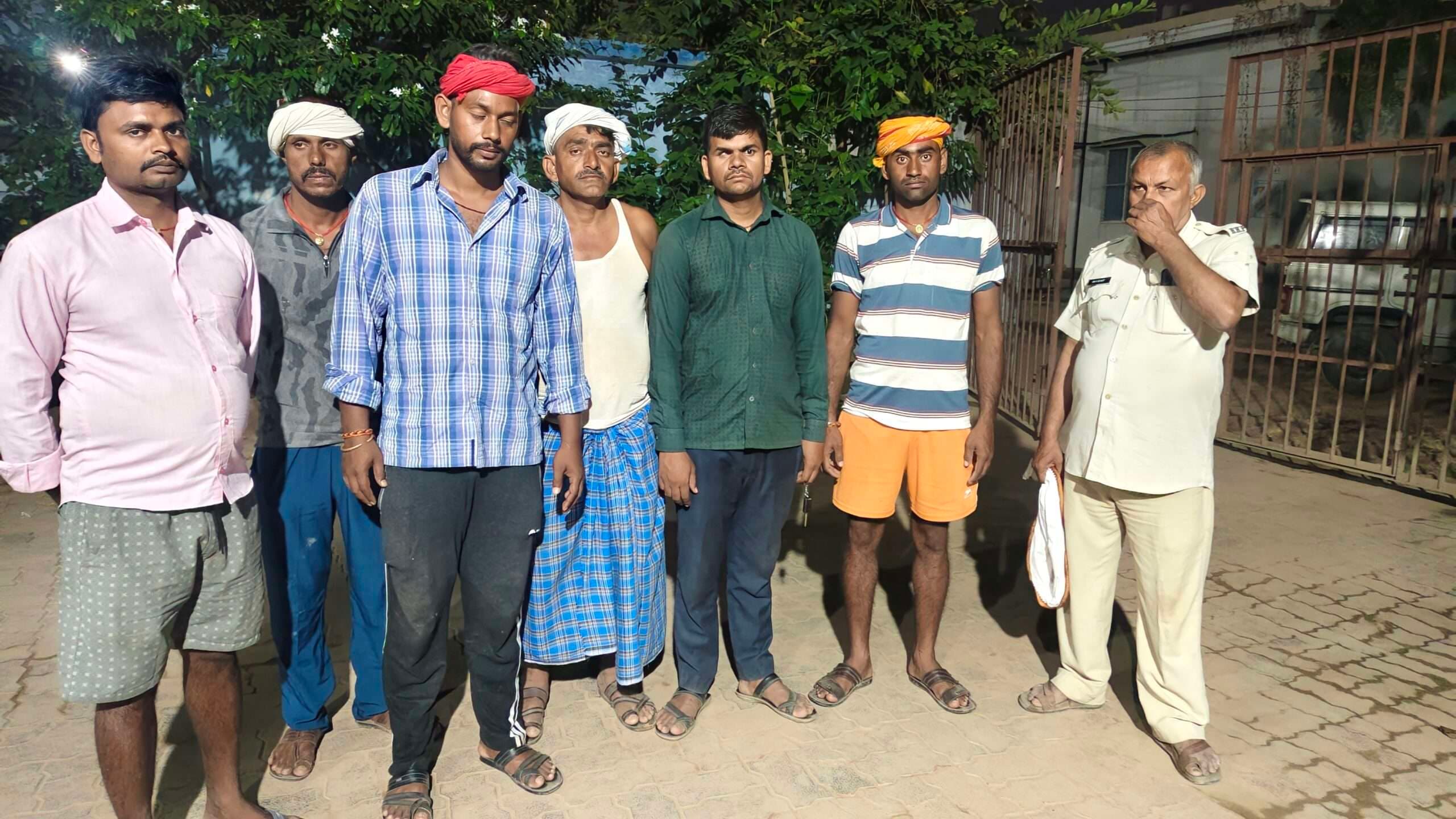 कपड़ा धोने के दौरान गंगा नदी में डूबी युवती का शव बरामद