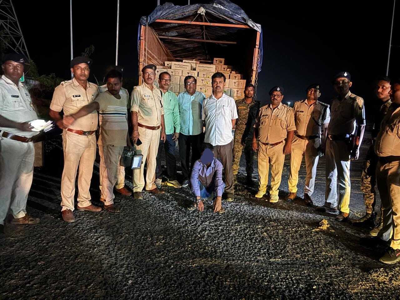 सिलीगुड़ी से पटना जा रहे ट्रक से 395 कार्टन विदेशी शराब पकड़ाया