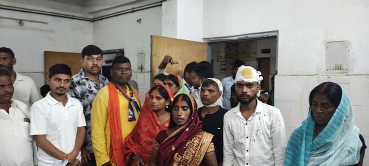 गाना बजने को लेकर छठ घाट पर दो पक्षों के बीच जमकर हुई मारपीट, प्राथमिकी दर्ज