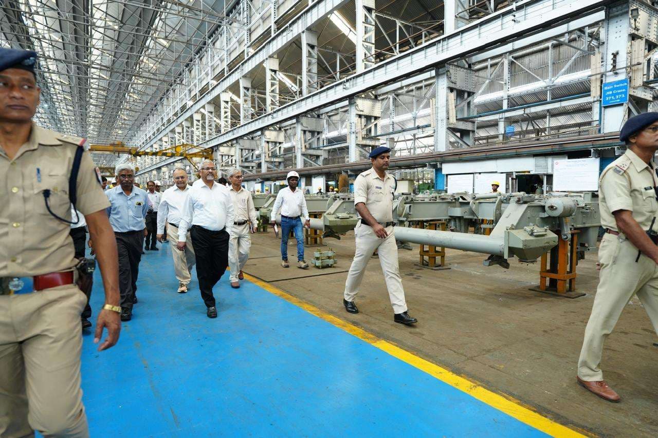 पूर्व रेलवे के महाप्रबंधक ने चिरेका का किया दौरा