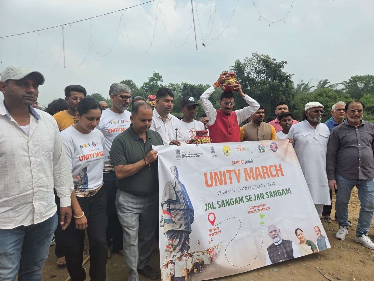 सरदार पटेल की प्रतिमा का जलाभिषेक के लिए स्वर्णरेखा नदी से किया जल संग्रह