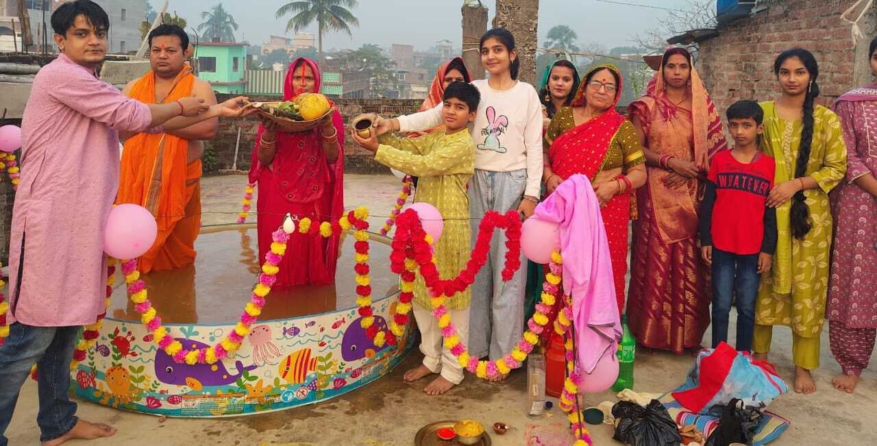 महापर्व छठ संपन्न, घाटों पर थी पुलिस की तैनाती