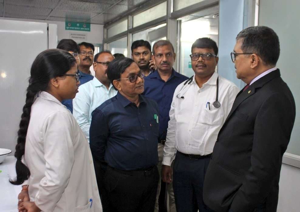 Bokaro News : सभी ब्लड बैंक नियमों का सख्ती से करें पालन : डीसी