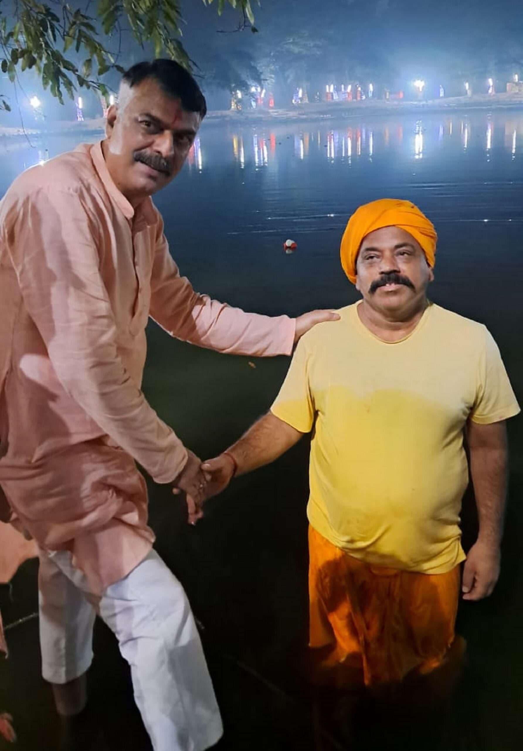 Bokaro News : बीएसएल को 10 मिलियन टन का प्लांट बनाने के लिए 14 घंटे पानी में रहे बोकारो विकास फोरम के अध्यक्ष