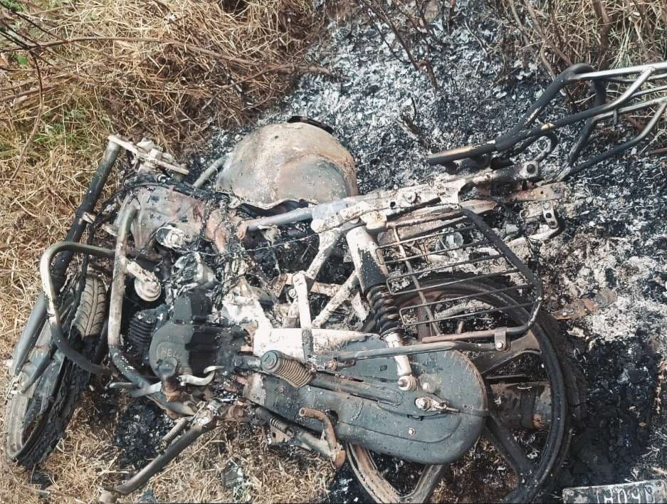 Bokaro News : ललपनिया में खड़ी बाइक में लगी आग