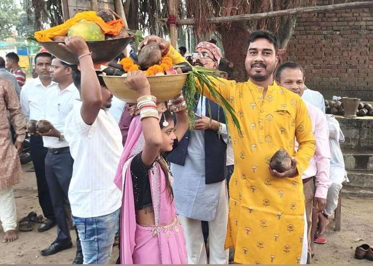 Bokaro News : संस्थाओं और संगठनों ने की छठव्रतियों की सेवा