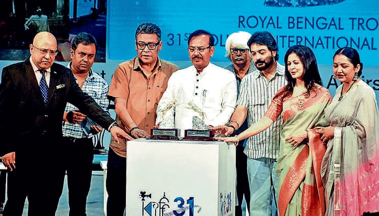 कोलकाता फिल्म फेस्टिवल छह से, सीएम करेंगी उद्घाटन