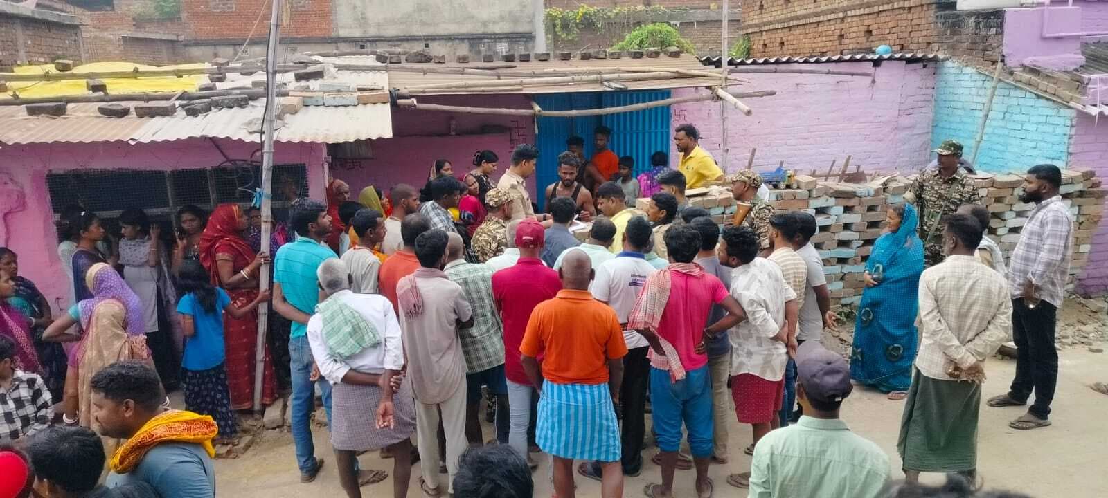 चाकू गोदकर वृद्ध की निर्मम हत्या