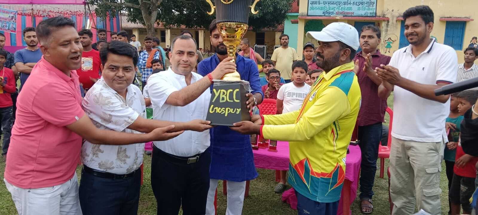 नरपतगंज ने मधुबनी को हराकर कप पर जमाया कब्जा