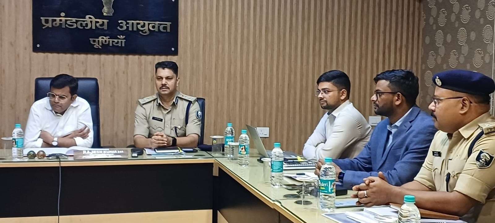 आदर्श आचार संहिता का कड़ाई से हो अनुपालन : आयुक्त