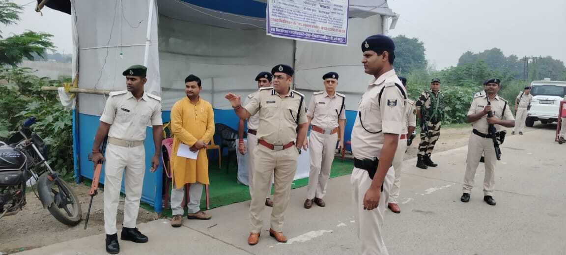 वाहन जांच में किसी भी स्तर पर लापरवाही बर्दाश्त नहीं की जायेगी : डीआइजी