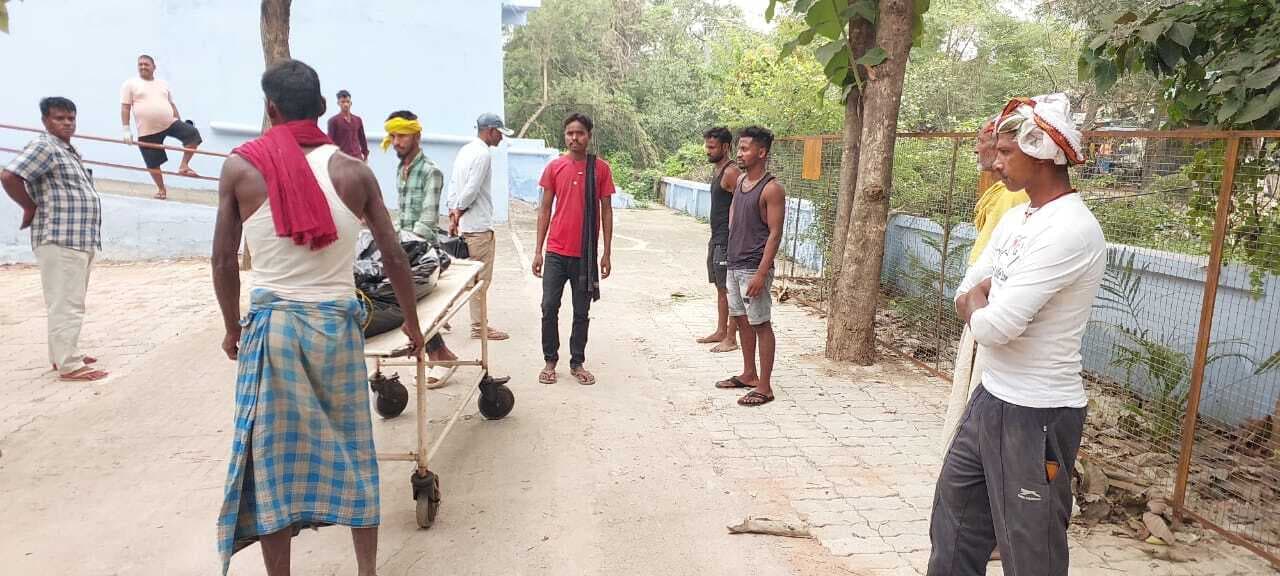 घरेलू विवाद से परेशान अधेड़ ने की ट्रेन से कटकर दे दी जान