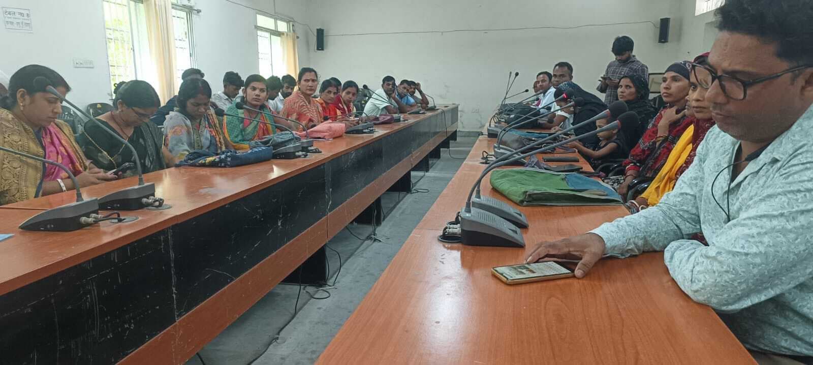 विधिक जागरूकता के प्रति लाेगों को किया अवेयर