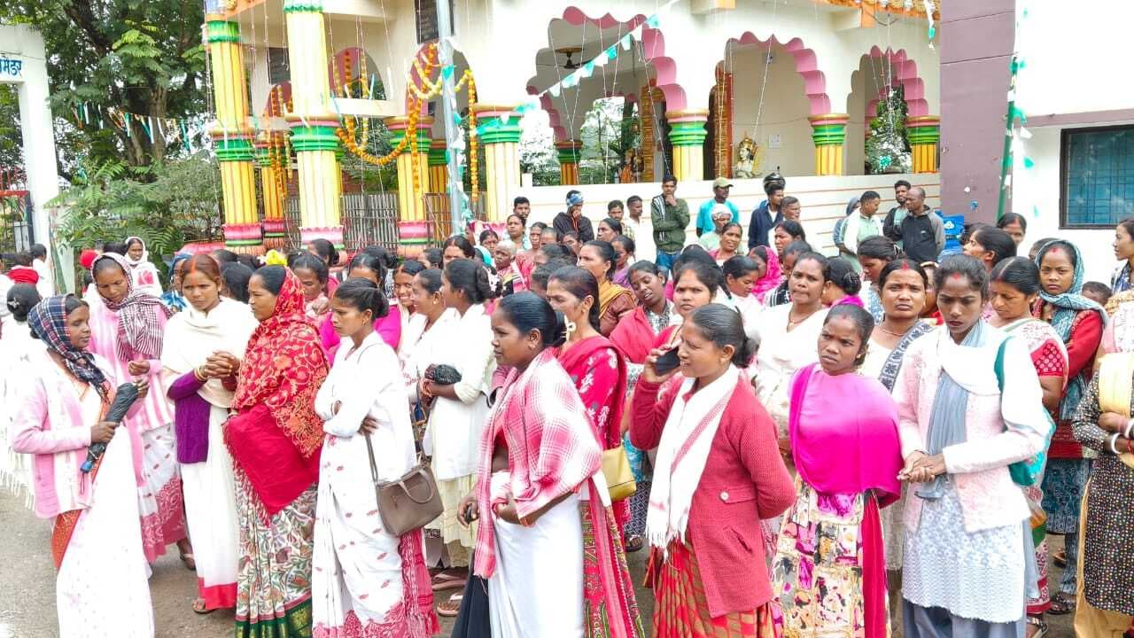 ग्रामीणों ने किया मुक्ति महोत्सव का विरोध, पहुंचे खरसीदाग ओपी