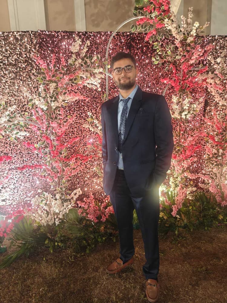 यूपीएससी परीक्षा में सफल होकर प्रतीक ने क्षेत्र का बढ़ाया मान