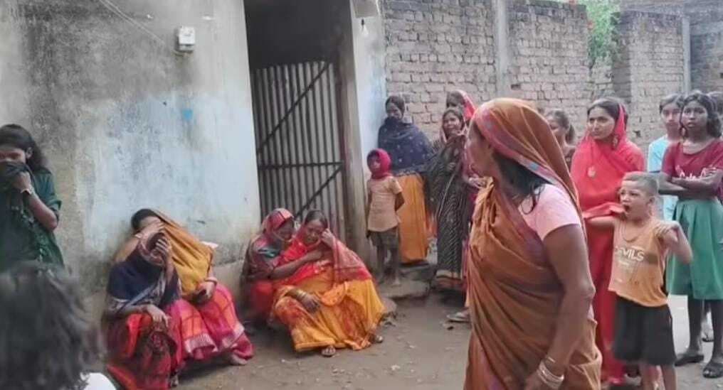 Giridih News: मुंबई से मजदूर का शव पहुंचते ही हेठली बोदरा गांव में मातम पसरा