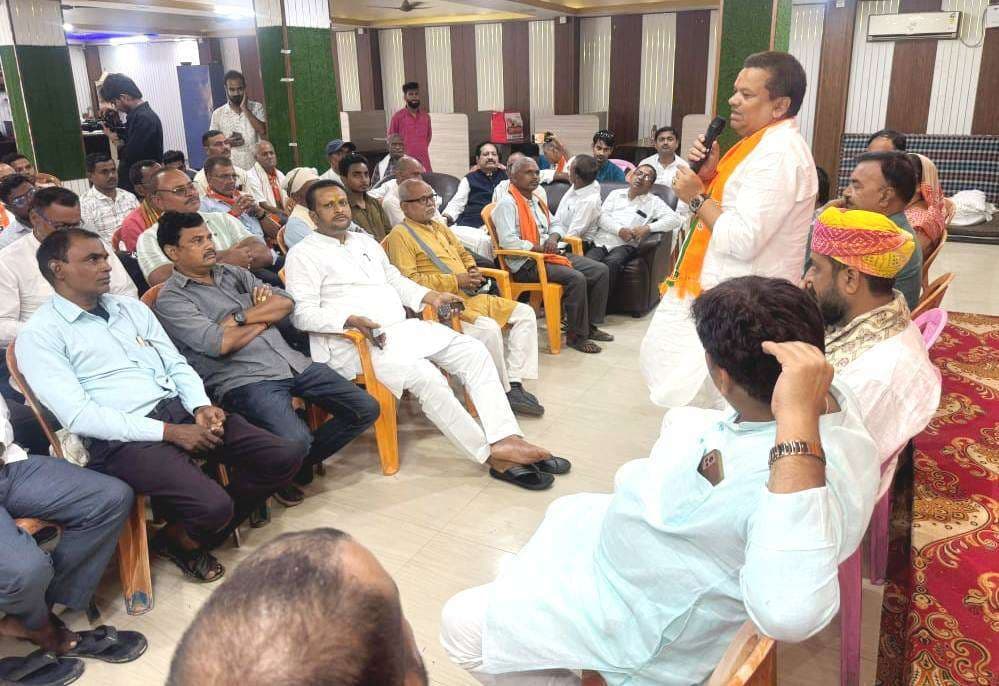 एनडीए की बैठक में नेताओं ने दिखायी एकजुटता