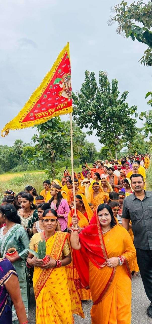 Motihari: लक्ष्मी नारायण महायज्ञ को ले निकली जलयात्रा