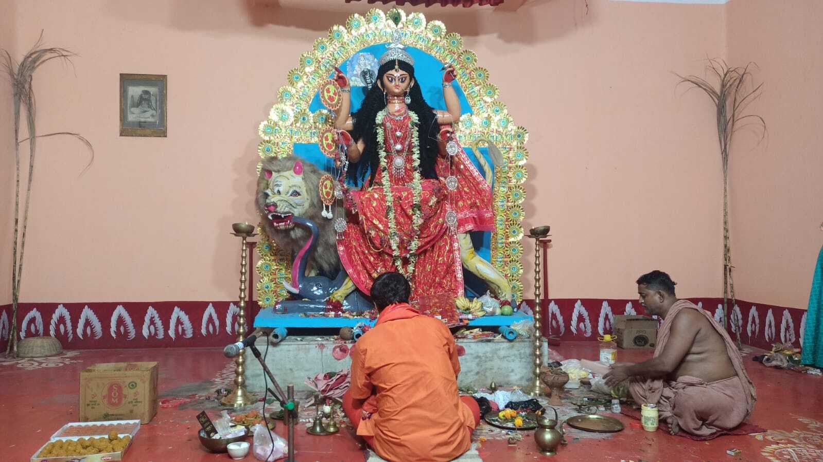 मां जगतधात्री की भव्य पूजा, भक्तों ने मांगी सुख, शांति व समृद्धि