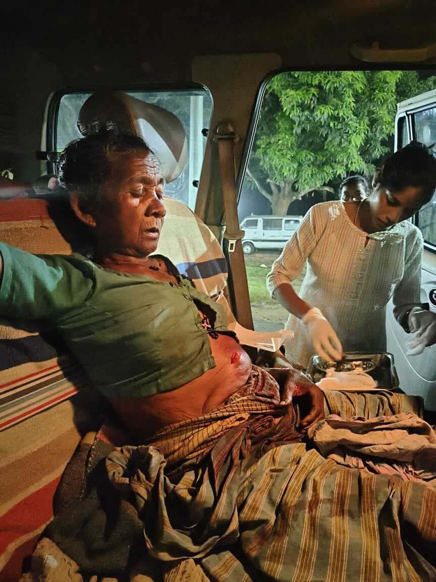 नशे में धुत बेटे ने मां पर किया चाकू से वार, भर्ती