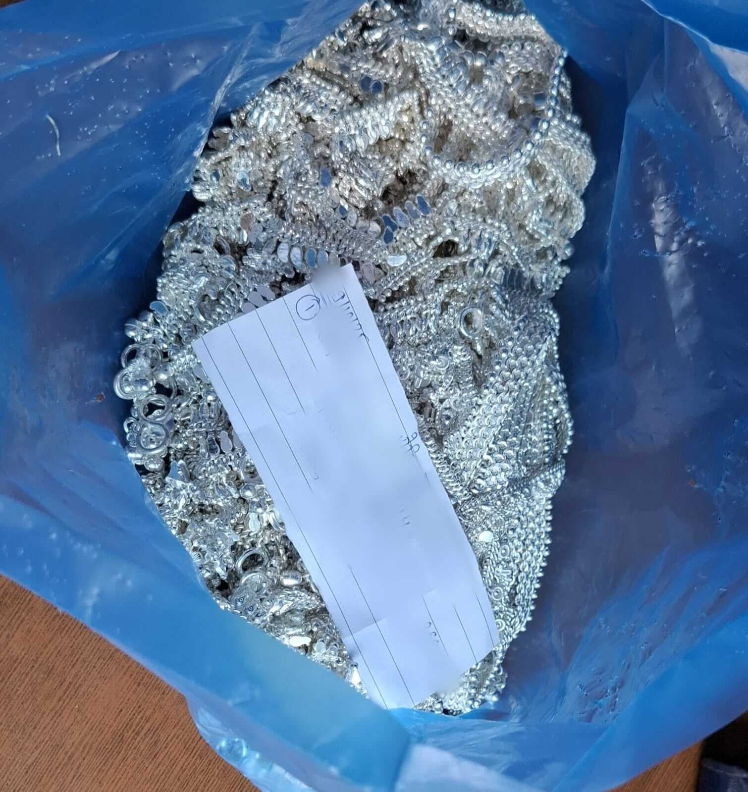 वाहन चेकिंग में 2.500 किलो चांदी के जेवरात किया बरामद