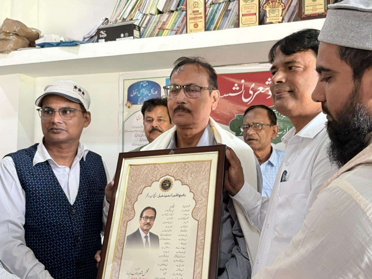 कहानीकार प्रो रफी हैदर अंजुम को किया सम्मानित