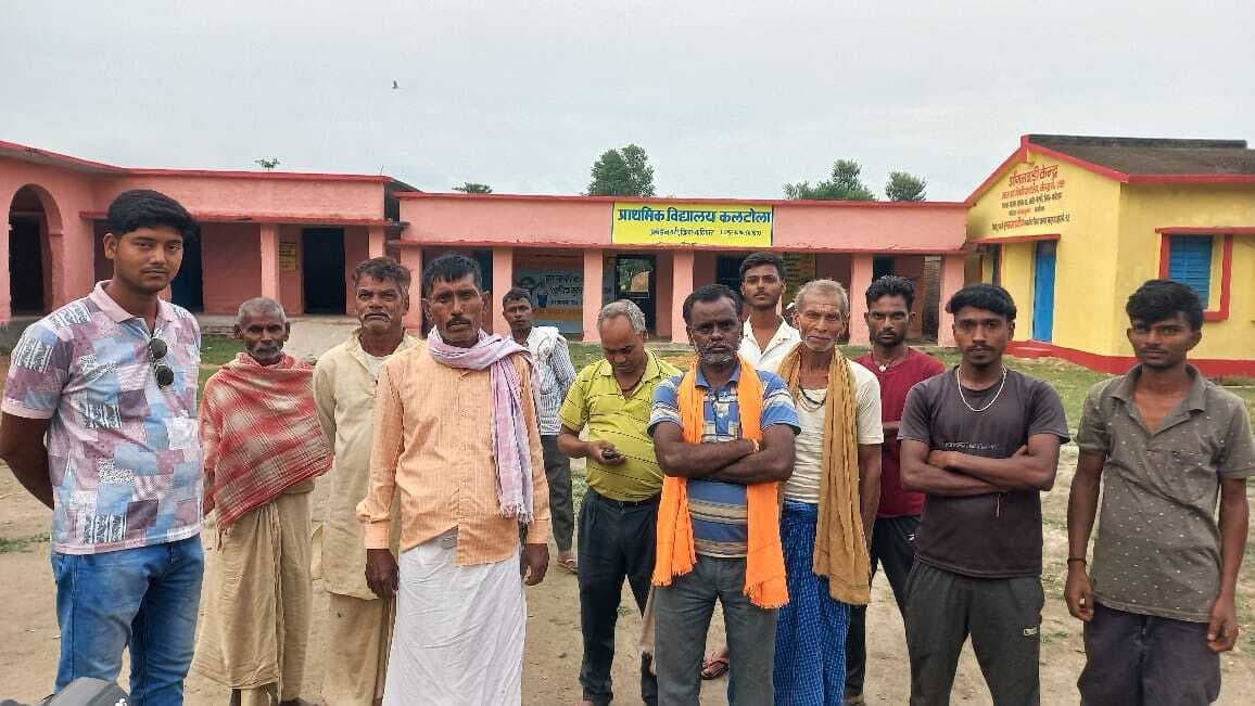 एचएम ने विद्यालय अध्यक्ष को बाहर निकाला, कहा बिना अनुमति नहीं कर सकते प्रवेश