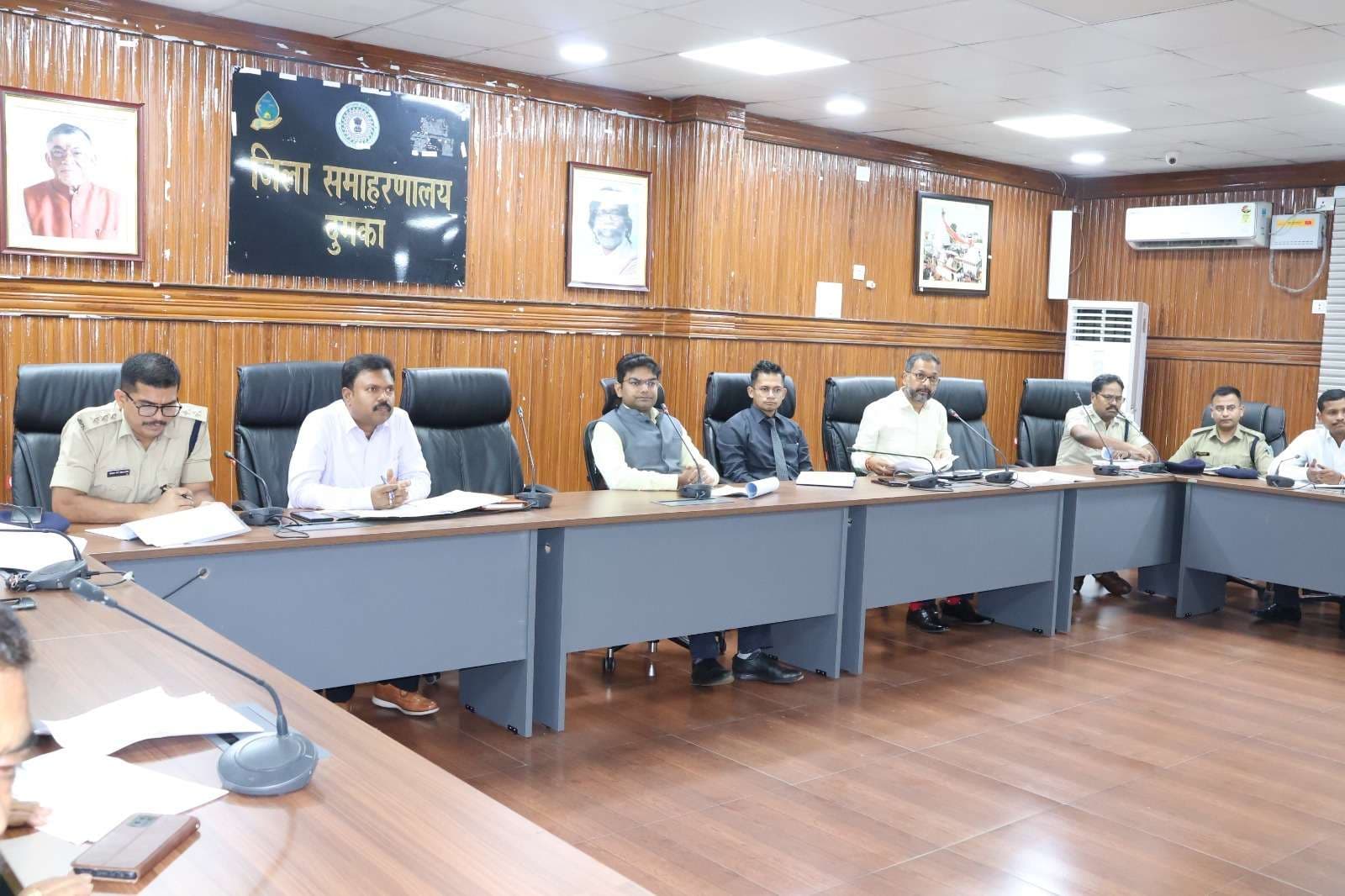 दुर्घटना संभावित ब्लाइंड मोड़ पर कन्वेक्स मिरर लगायें : डीसी