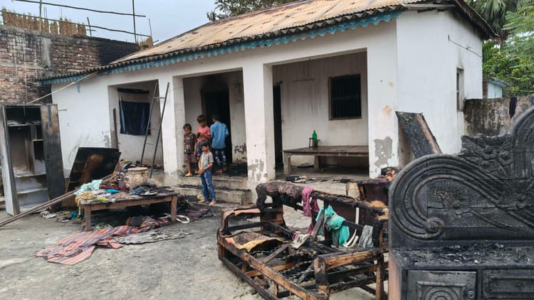 शॉर्ट सर्किट से लगी आग में एक घर जला