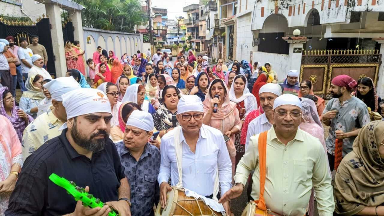 Ranchi News : गुरुद्वारा साहिब मेन रोड समेत कई जगहों से निकली प्रभात फेरी