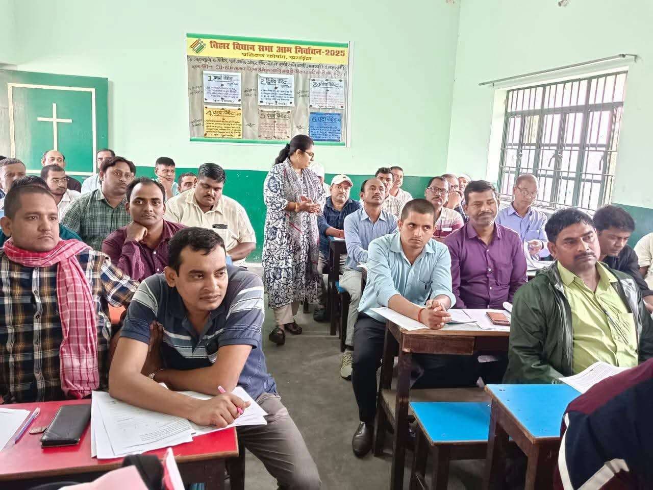 परबत्ता व बेलदौर के मतदान केंद्रों पर प्रतिनियुक्त कर्मियों को मिला प्रशिक्षण