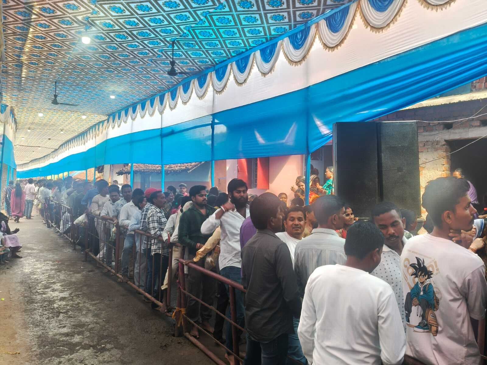 Seraikela Kharsawan News : सामाजिक एकता का प्रतीक बनी हेंसल की जगधात्री पूजा