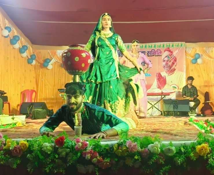 Giridih News :राजस्थानी गीत व नृत्य पर झूमे लोग