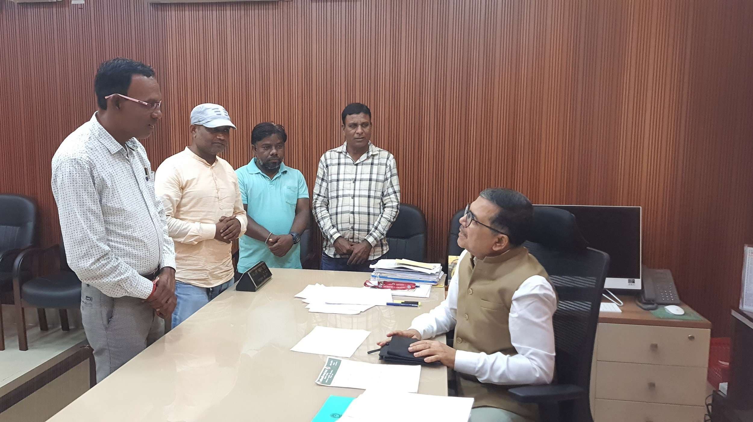 Bokaro News : आदिवासी बचाव मोर्चा के प्रतिनिधिमंडल ने उपायुक्त को सौंपा ज्ञापन