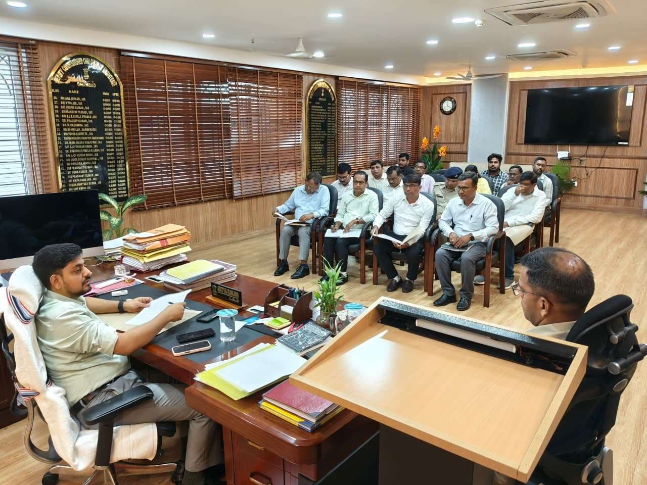 Dhanbad News: निकाय चुनाव निष्पक्ष रूप से होगा : उपायुक्त