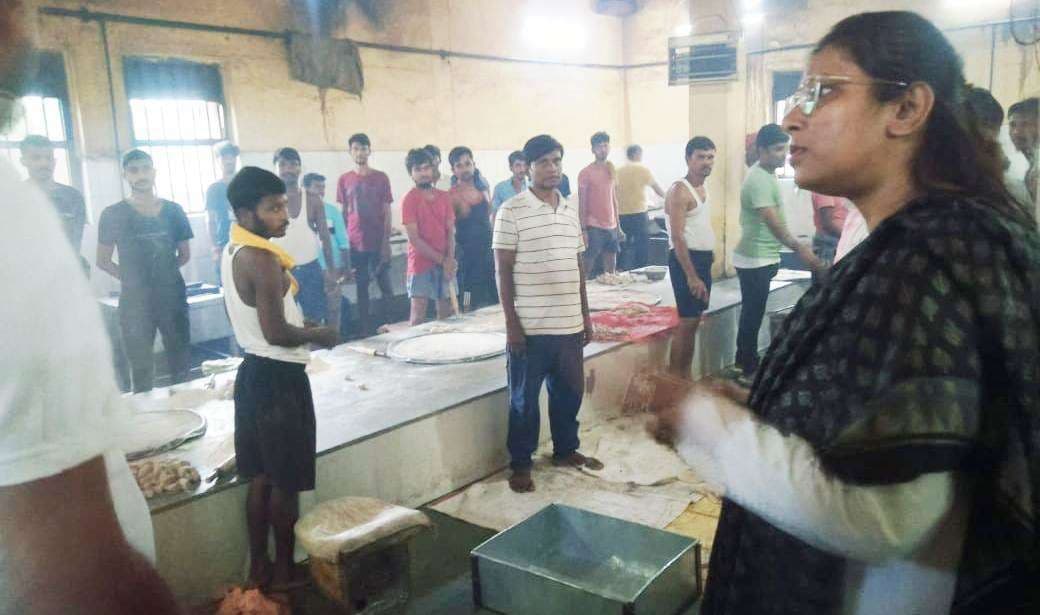 जेल की साफ-सफाई व मौसमी बीमारियों से बचाव का करें प्रयास