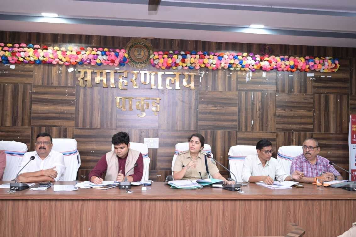 नशीली दवाओं की बिक्री करने वालों पर करें कार्रवाई : डीसी