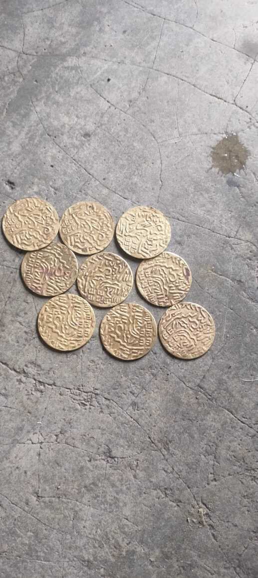 खुदाई में सोने का कलश व सिक्के बेचने का झांसा, 4.50 लाख रुपये की ठगी