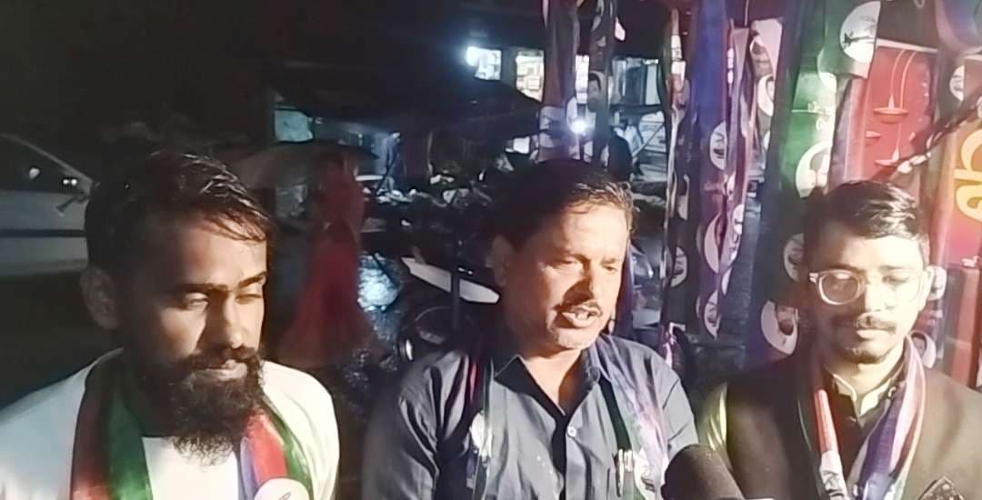 चिराग के जन्मदिन पर काटा केक