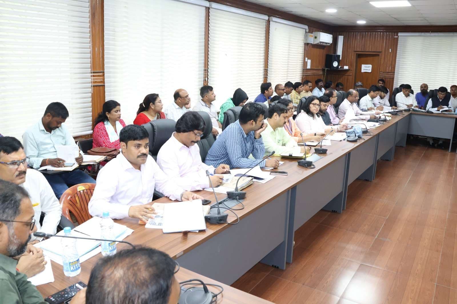 जरूरतमंद लोगों तक पहुंचायें योजनाओं के लाभ : उपायुक्त