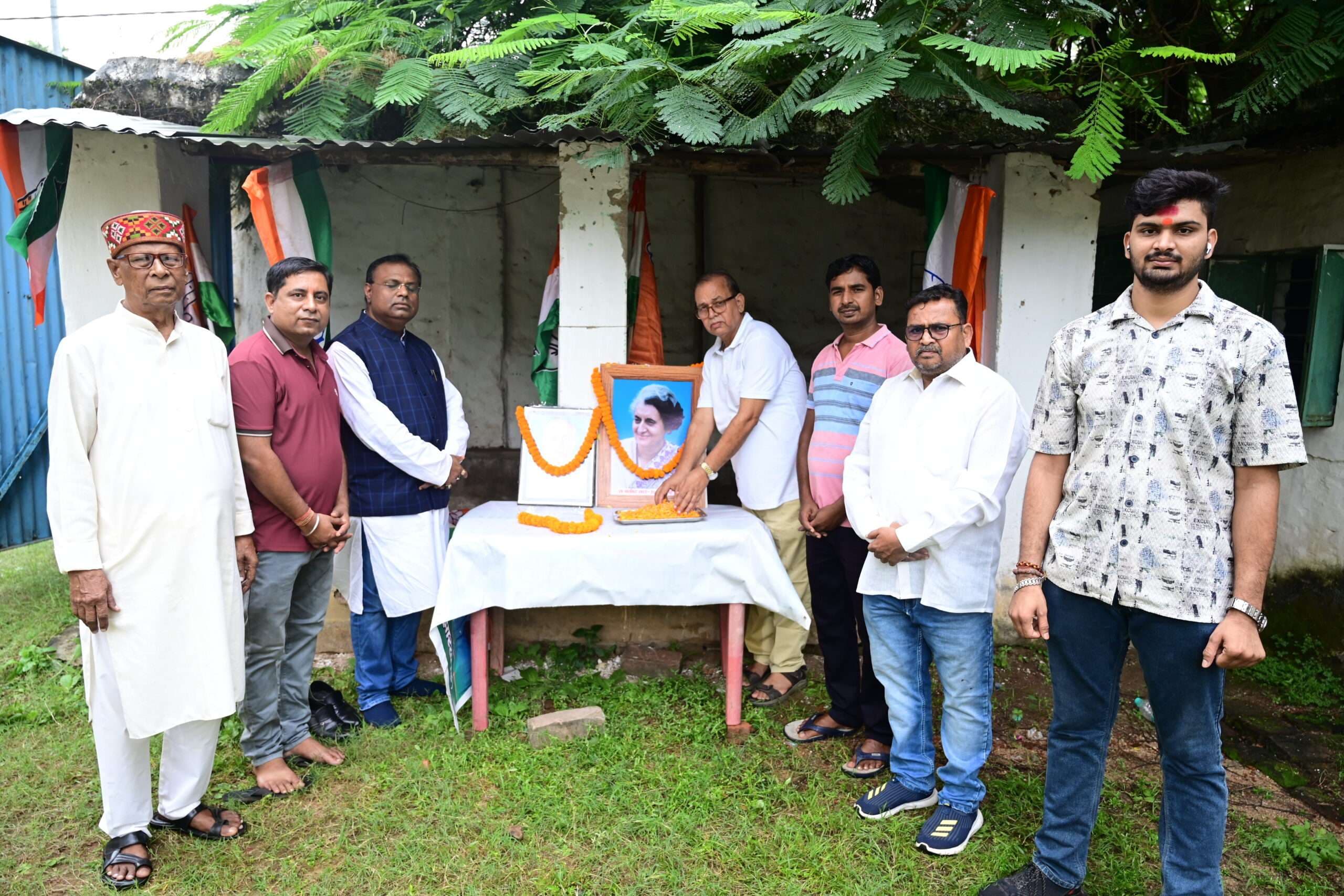 Deoghar news : जयंती पर याद किये गये लौह पुरुष, पूर्व पीएम इंदिरा गांधी का शहादत दिवस भी मना