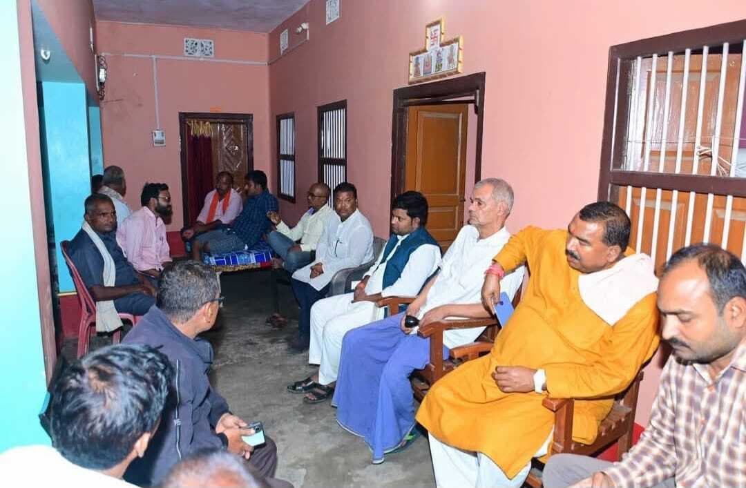 मृतक के परिजनों को मंत्री ने दी सांत्वना