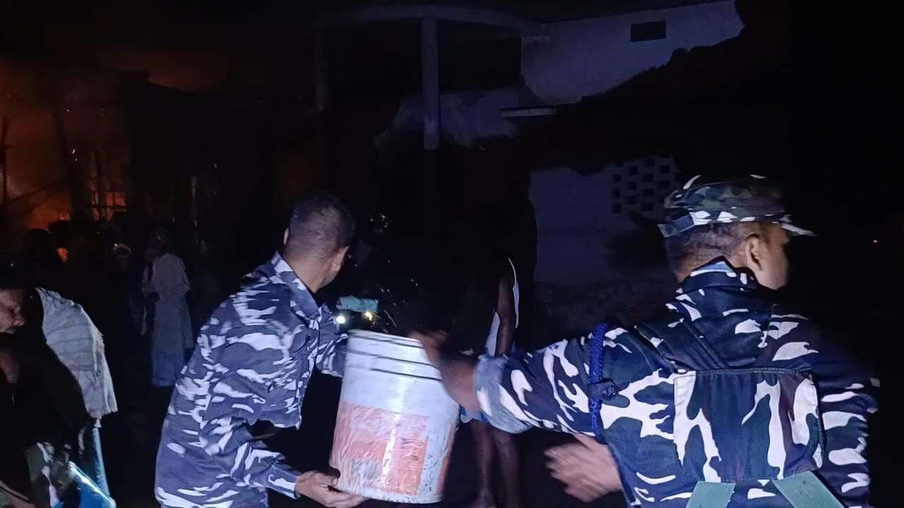 आग से दो घर जले, एक लाख की क्षति