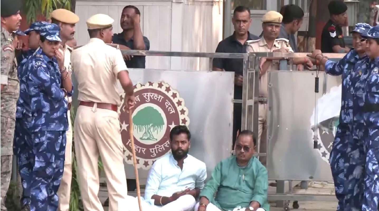 Bihar Election 2025: बिहार में 27 फीसदी विधायक हो गये बेटिकट, 40 सीटों की घटक दलों के बीच हुई अदला-बदली